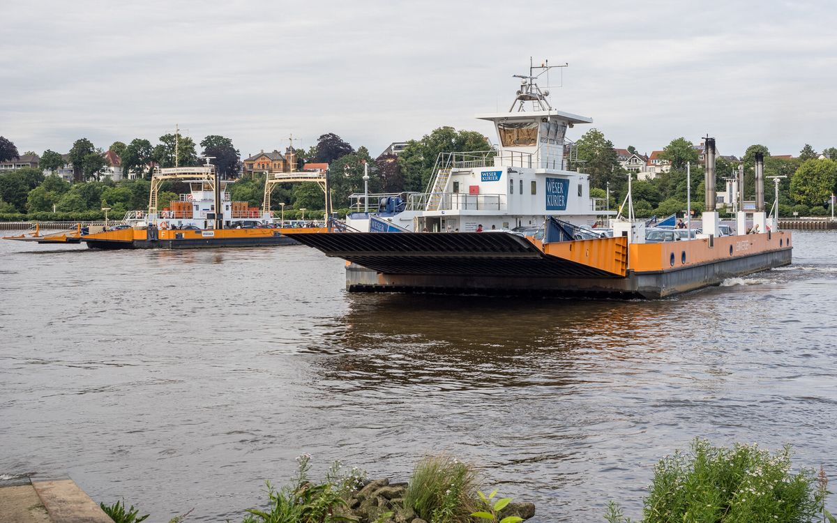 Weserfähre bei Lemwerder an der Weser in der Wesermarsch, Niedersachsen
