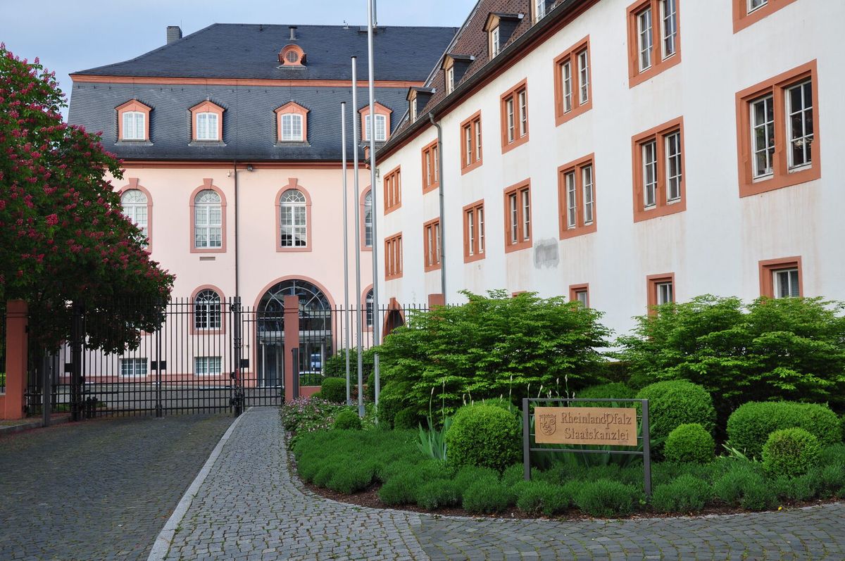 Deutschhaus und Neues Zeughaus in Mainz, Sitz von Landtag und Staatskanzlei von Rheinland-Pfalz