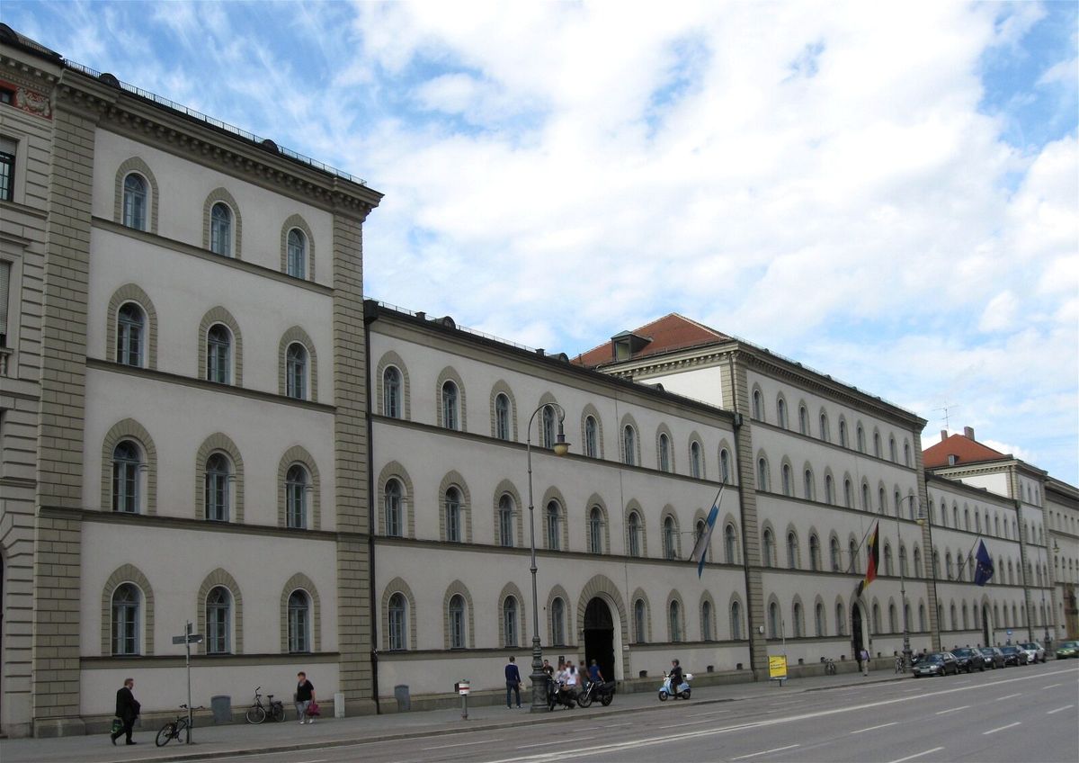 Gebäude des Bayerischen Verwaltungsgerichtshofs in der Ludwigstraße in München
