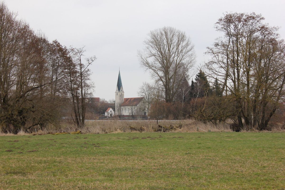 Pfarrkirche Mariä Himmelfahrt in Perkam, Landkreis Straubing-Bogen